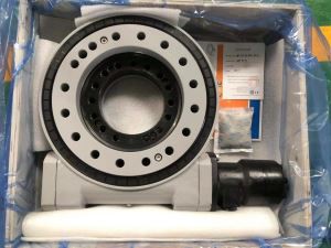 Trasmissione a ingranaggi a vite senza fine per attacco escavatore